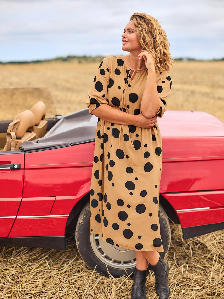 ZOEY DOT DRESS Kleider 153 Beige mix